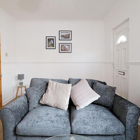 Convenient & Central 2-Bed House NWI Kültér fotó